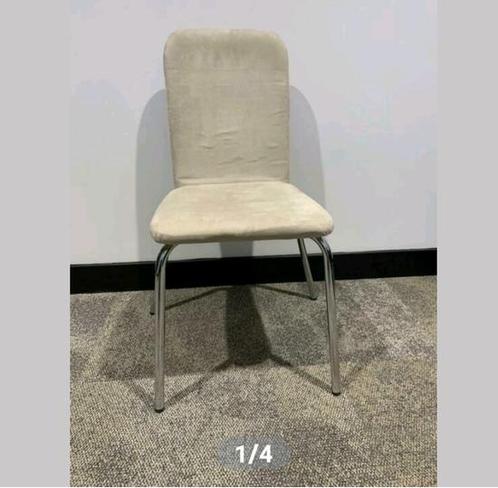 4 stoelen beige/creme kleurig €5, Huis en Inrichting, Stoelen, Gebruikt, Vier, Stof, Overige kleuren, Ophalen