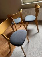 4 eettafelstoelen hout met grijs stoffen zitje, Ophalen, Hout, Zo goed als nieuw, Vier