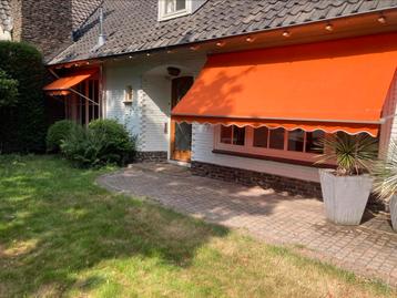 2x zonnescherm markies oranje uitvalscherm luifel beschikbaar voor biedingen