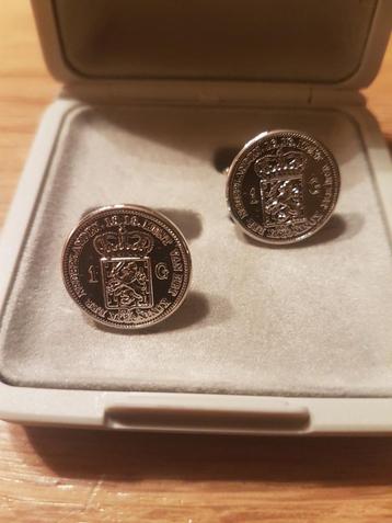 Manchetknopen 1 gulden beschikbaar voor biedingen