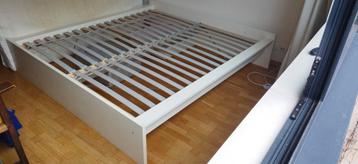 Bed 180x200 + matras + 3 opslagbakken