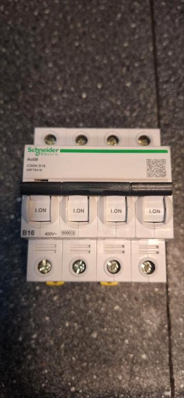Nieuwe Schneider Electric B16 Schakelaar beschikbaar voor biedingen
