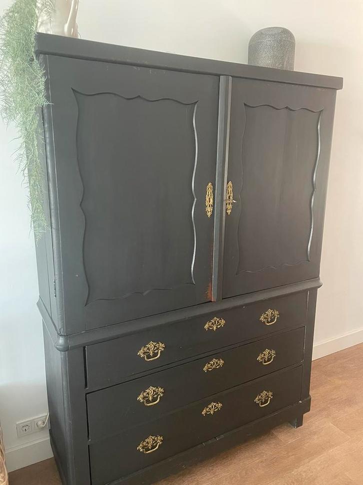 Fries kabinet, Antiek en Kunst, Antiek | Meubels | Kasten, Ophalen