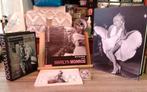 5 item over Marilyn Monroe,  boek, dozen en 30 postkaarten ., Ophalen of Verzenden, Zo goed als nieuw