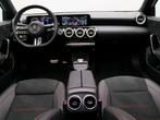 Mercedes-Benz A-klasse 250 e AMG Line Facelift /Panoramadak, Auto's, Gebruikt, 16 kWh, Wit, Bedrijf