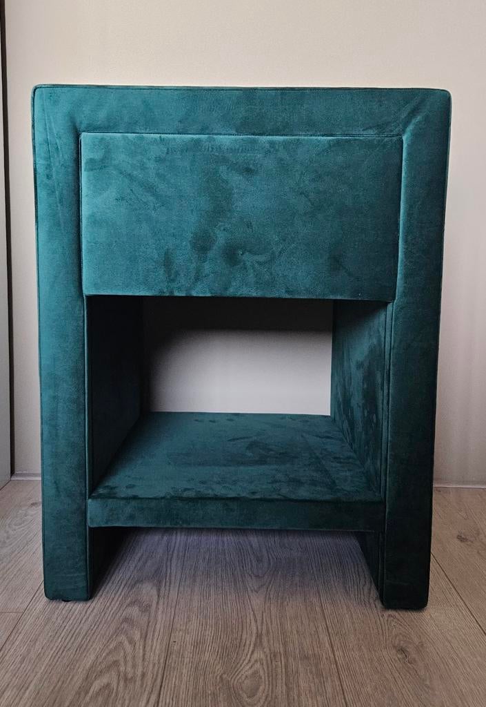 Gloednieuw- Nachtkastjes smaragdgroen velvet, Ophalen of Verzenden, Zo goed als nieuw, Minder dan 45 cm, Minder dan 55 cm