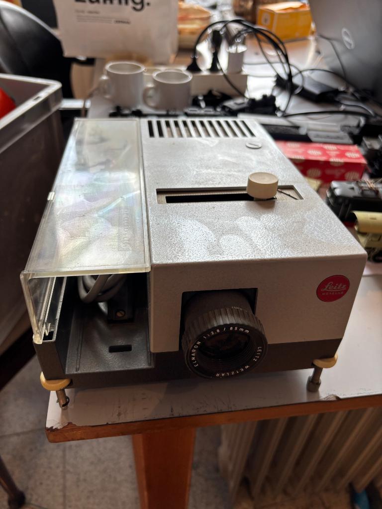 Leitz wetzlar pradolux 24 dia projector, Audio, Tv en Foto, Diaprojectors, Ophalen of Verzenden