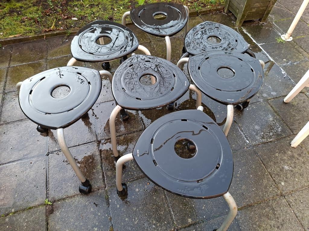 Set van 7 verrijdbare krukken / stoelen merk arend, Gebruikt, Zwart, Ophalen of Verzenden, Metaal