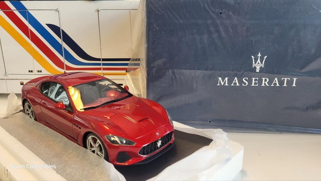 True Scale Maserati GranTurismo Rosso Magma Dealer Edition, Overige merken, Auto, Nieuw, Ophalen of Verzenden