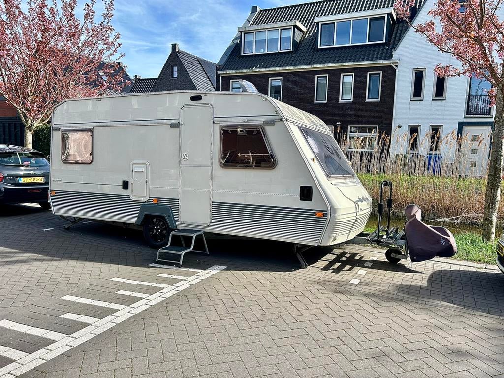 Beyerland 470 Quartz met ZGAN luifel met stalen frame!, Caravans en Kamperen, Rondzit, Omvormbare zithoek, 750 - 1000 kg, Particulier