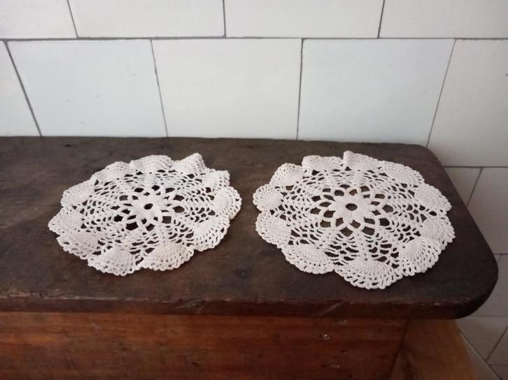 twee vintage Frans brocante gehaakte kleedjes dromenvangers, Antiek en Kunst, Curiosa en Brocante, Ophalen