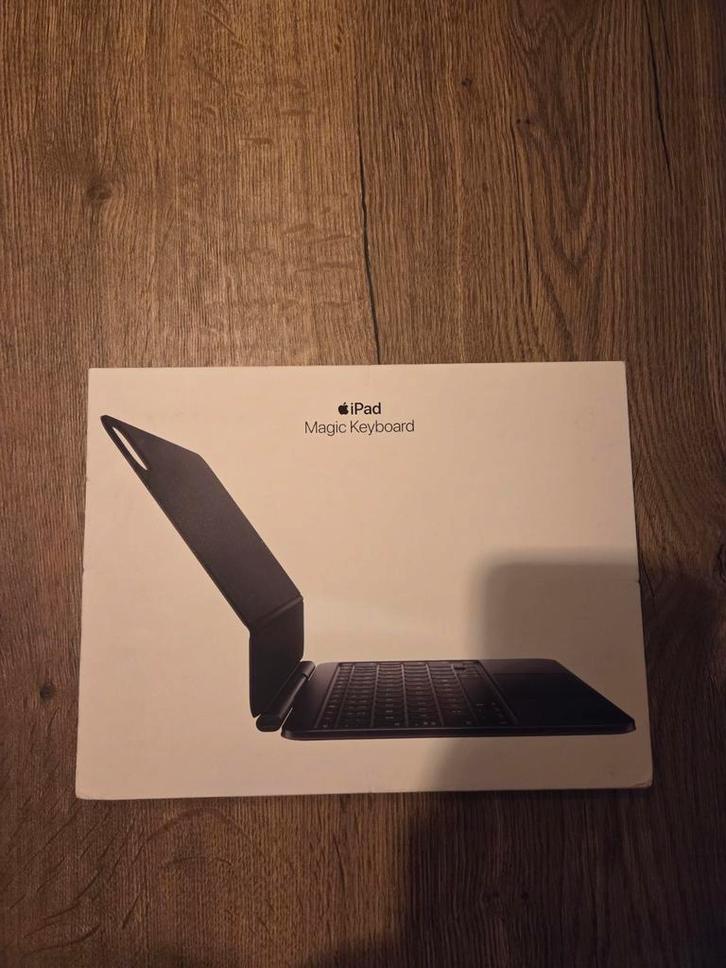 Apple Magic Keyboard voor iPad Pro M4 11 inch, Computers en Software, Tablet-hoezen, Zo goed als nieuw, Bescherming voor- en achterkant