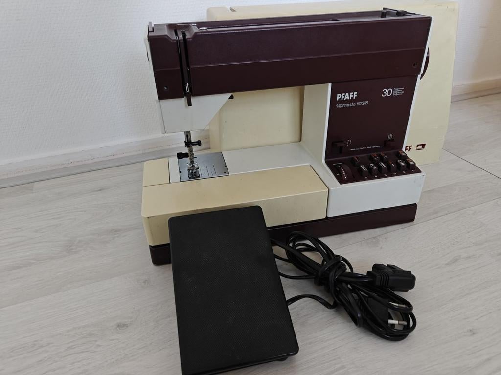 PFAFF TİPMATIC sterk degelijk, JEANS, met 30 programmas, Ophalen of Verzenden, Zo goed als nieuw, Naaimachine, Pfaff