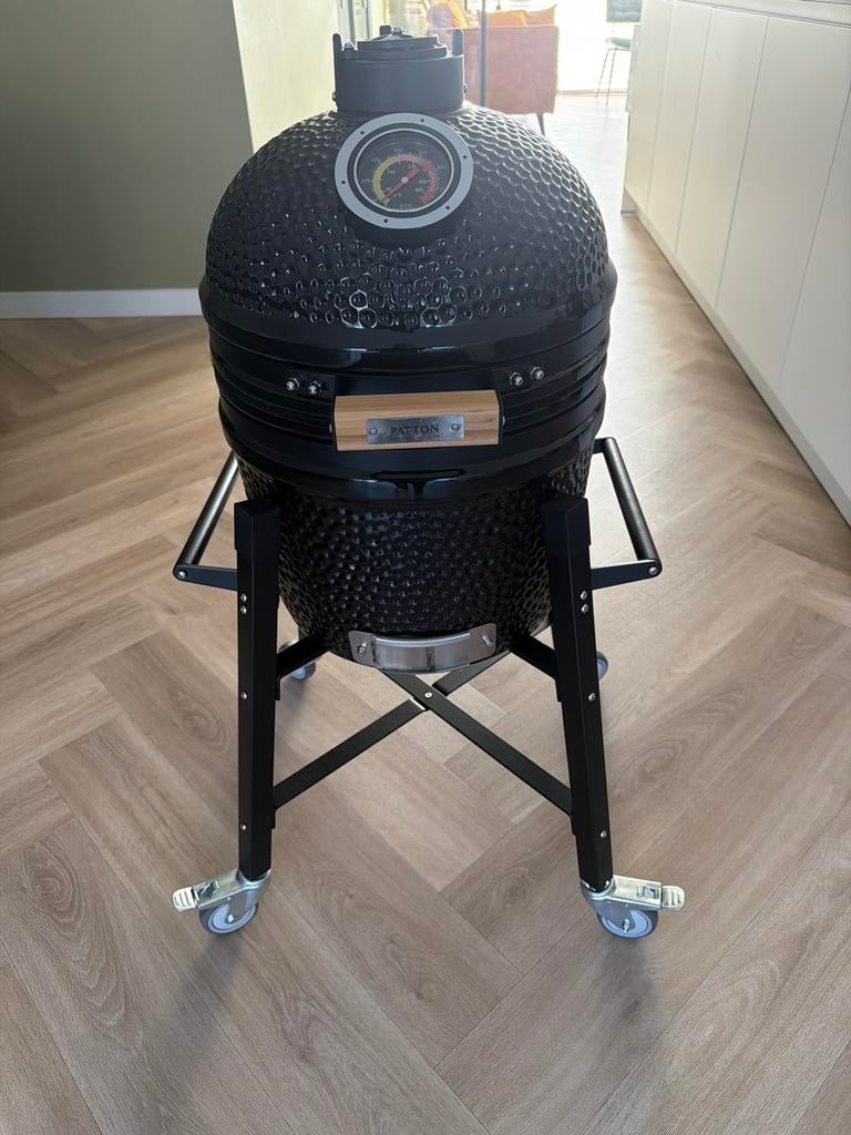 Nieuwe Patton Kamado grill 15 inch - Nooit gebruikt!, Tuin en Terras, Houtskoolbarbecues, Ophalen, Nieuw