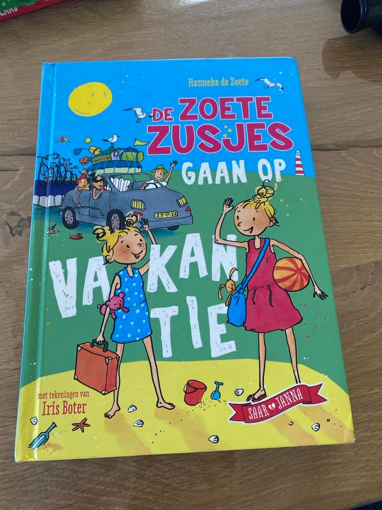 De Zoete Zusjes Gaan Op Vakantie - Hanneke de Zoete, Ophalen of Verzenden, Zo goed als nieuw, Fictie algemeen