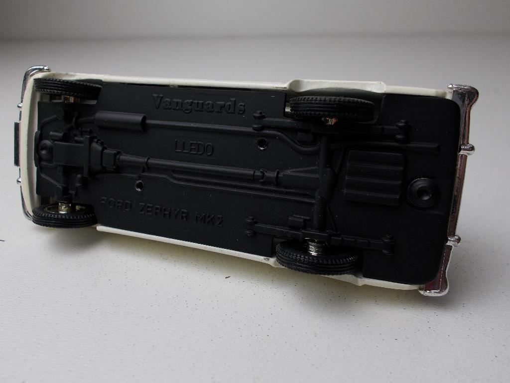 Vintage Vanguards FORD ZEPHYR (DUTCH EXPORT!) RIJKSPOLITIE!, Hobby en Vrije tijd, Modelauto's | 1:43, Ophalen of Verzenden, Zo goed als nieuw