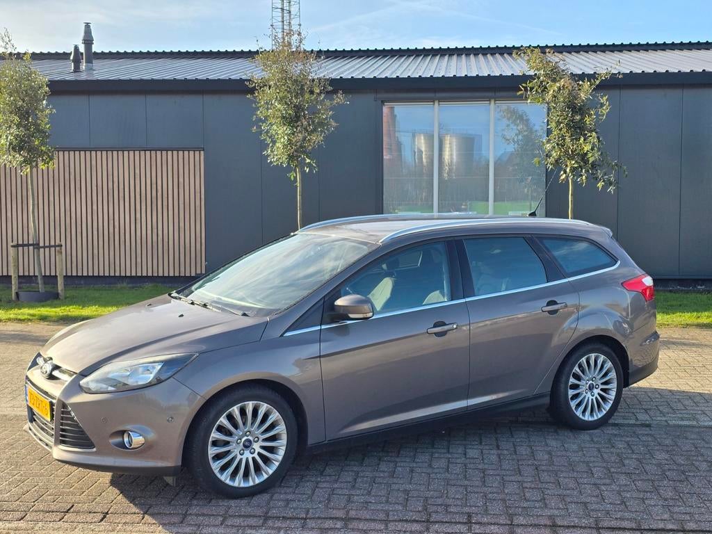 Ford Focus 1.0 Ecoboost 92KW Wagon 2013 Bruin, Zwart, Bruin, Origineel Nederlands, Handgeschakeld