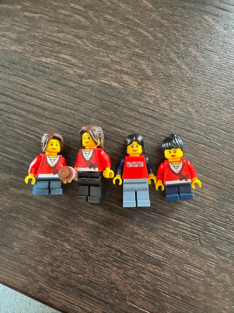 Vier Lego vrouwen minifiguren, Inclusief minifiguren, Gebruikt, Overige thema's, Lego