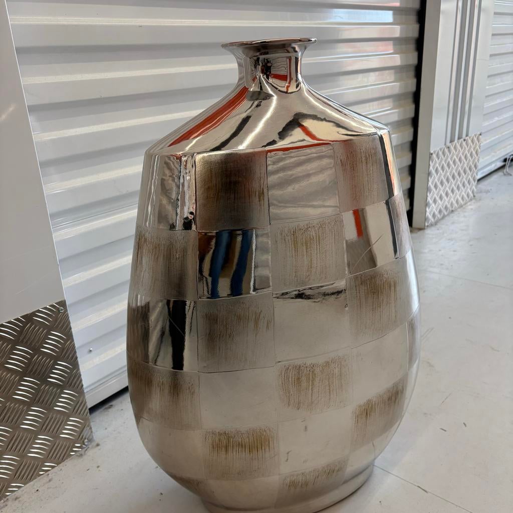 Grote luxe vaas - Zilverkleurig met uniek patroon, Ophalen, Overige materialen, Overige kleuren, 50 tot 75 cm