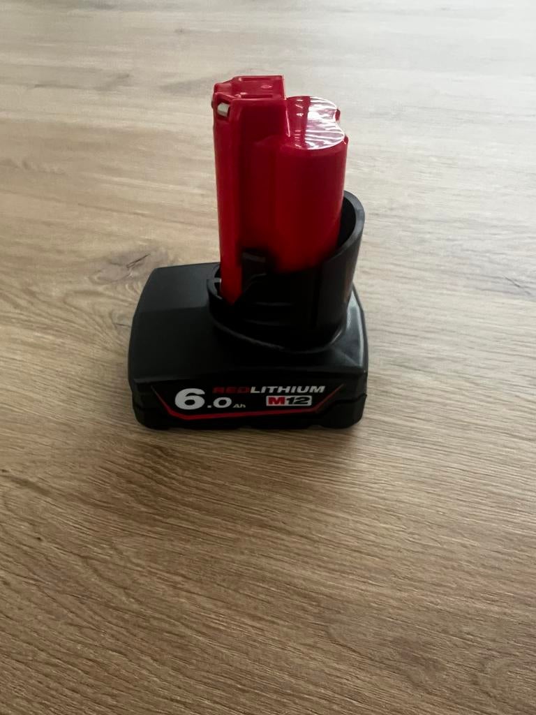 Milwaukee M12 6A nieuwe accu, Ophalen of Verzenden, Zo goed als nieuw