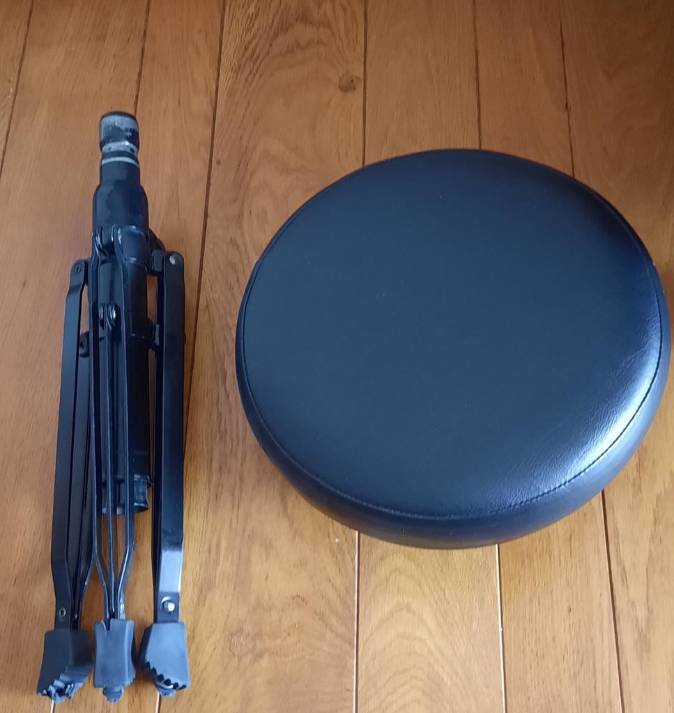 In hoogte verstelbaar krukje, Ophalen, In hoogte verstelbaar, Zo goed als nieuw, Overige materialen