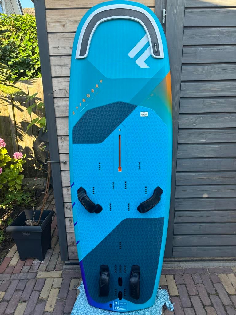 Fanatic Stingray LTD 115 windfoilboard, Watersport en Boten, Windsurfen, Ophalen, Gebruikt, Minder dan 250 cm, Plank