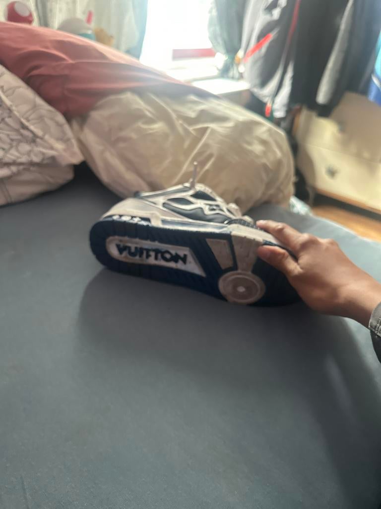 LV skate, Kinderen en Baby's, Kinderkleding | Schoenen en Sokken, Verzenden, Zo goed als nieuw, Schoenen