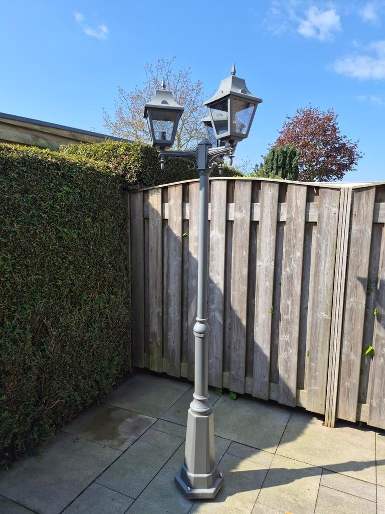 Donkergrijze lantaarnpaal / tuinlantaarn., Tuin en Terras, Buitenverlichting, Ophalen, Staande lamp, Aluminium, 50 tot 250 watt