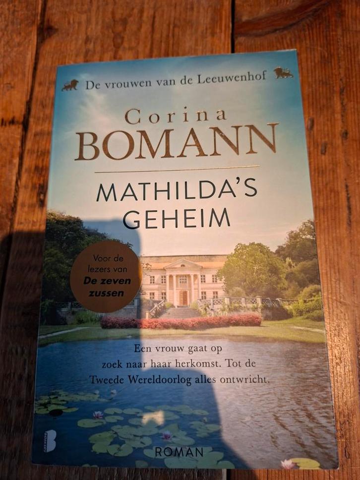 Corina Bomann - Mathilda's geheim, Boeken, Literatuur, Zo goed als nieuw, Ophalen of Verzenden