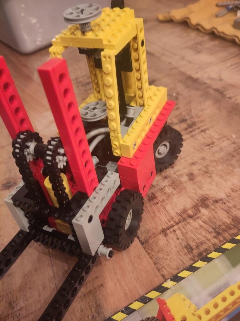 Lego Technic 8843 Vorkheftruck met instructieboekje, Gebruikt, Lego, Compleet, Ophalen of Verzenden