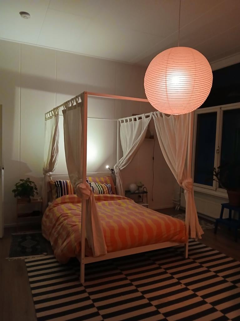 Ikea Vitarna hemelbed, wit, 140x200 cm, Huis en Inrichting, Slaapkamer | Bedden, Zo goed als nieuw, Tweepersoons, 140 cm, Hout