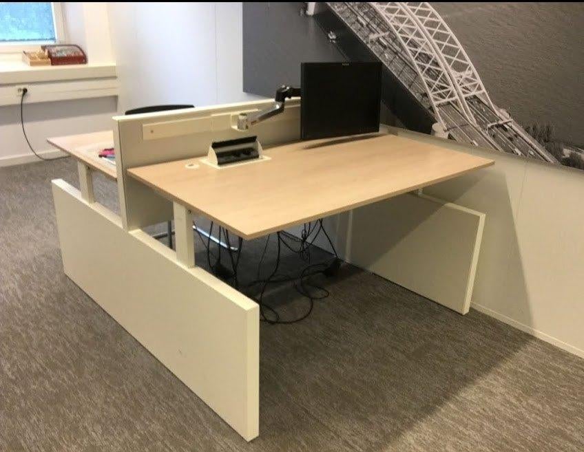 ( Gispen ) fliptop/ inbouw stopcontact ( meerdere beschikbaa, VST, Ophalen of Verzenden, Zo goed als nieuw, Info@vstkantoormeubilair.nl