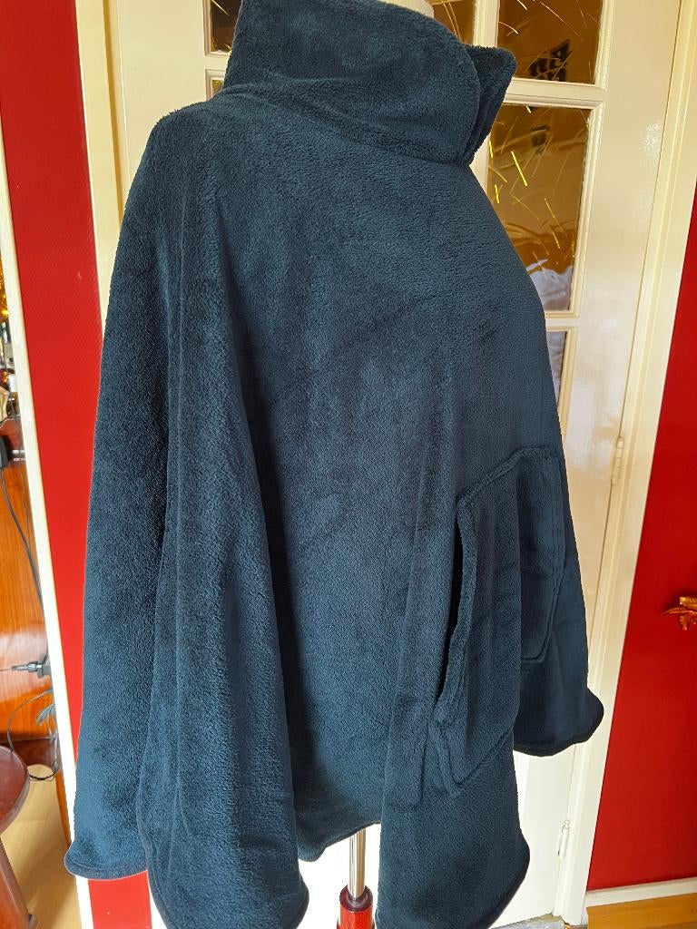 nieuw donkerblauwe poncho, Ophalen, Nieuw, Maat 42/44 (L), Blauw