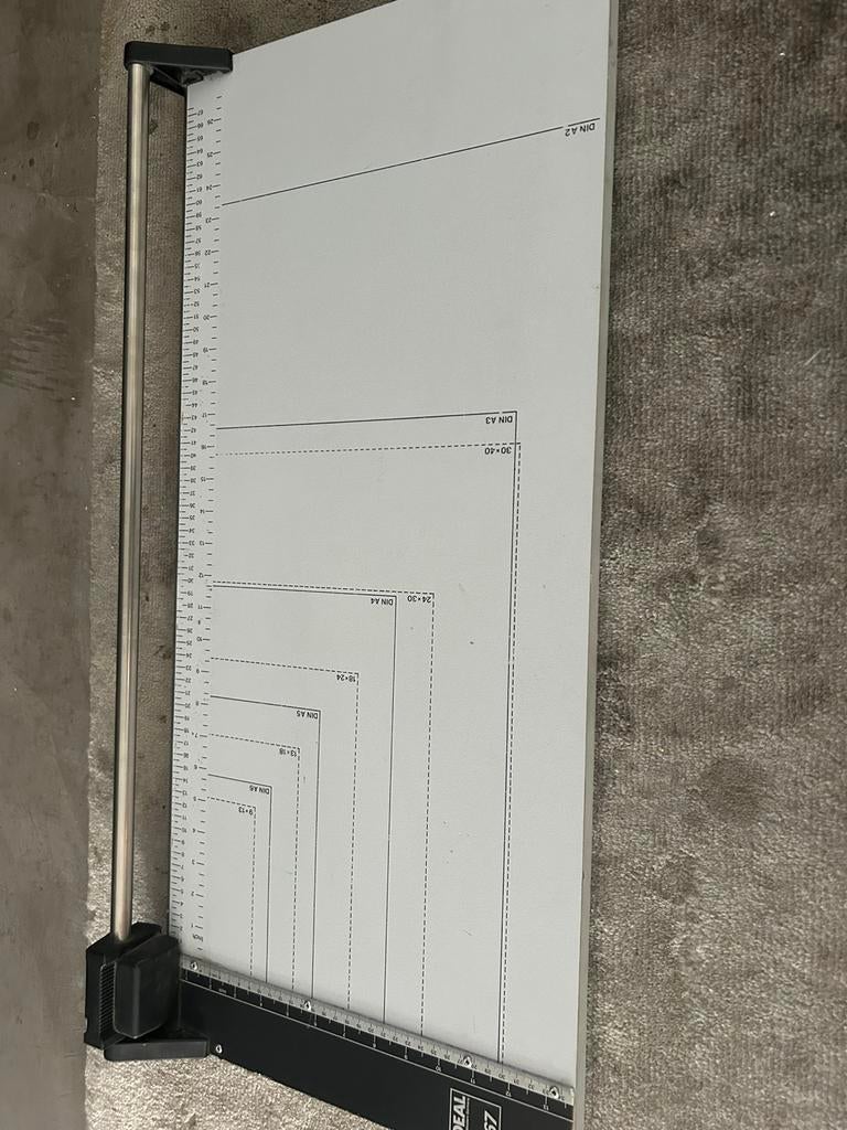 Ideal 7067. Snijmachine.  80/38. Papiersnijder, Ophalen of Verzenden, Gebruikt