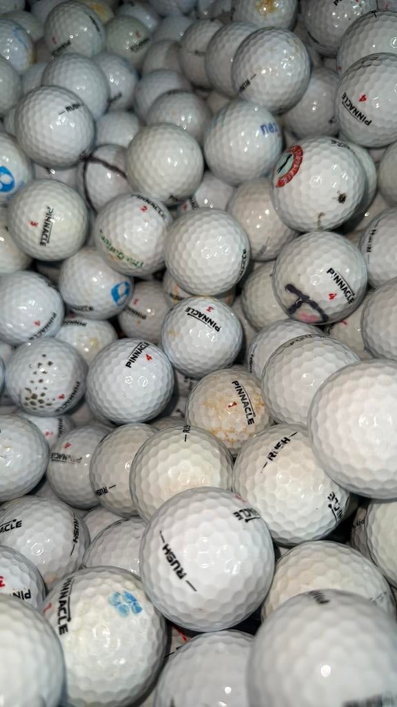 Pinnacle rush golfballen 100 stuks, Ophalen of Verzenden, Zo goed als nieuw, Bal(len)