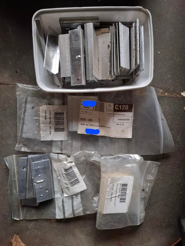 Daktrim bevestiging, Ophalen of Verzenden, Zwart, Steen of Klei, Minder dan 5 m²