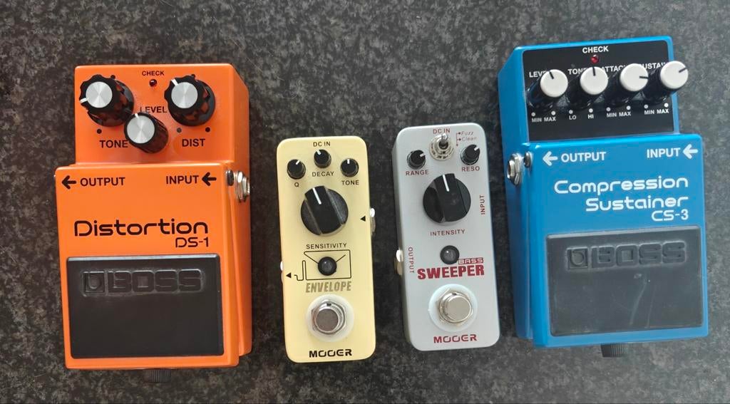 Basgitaar pedalen: Boss ,Mooer, Muziek en Instrumenten, Effecten, Ophalen of Verzenden