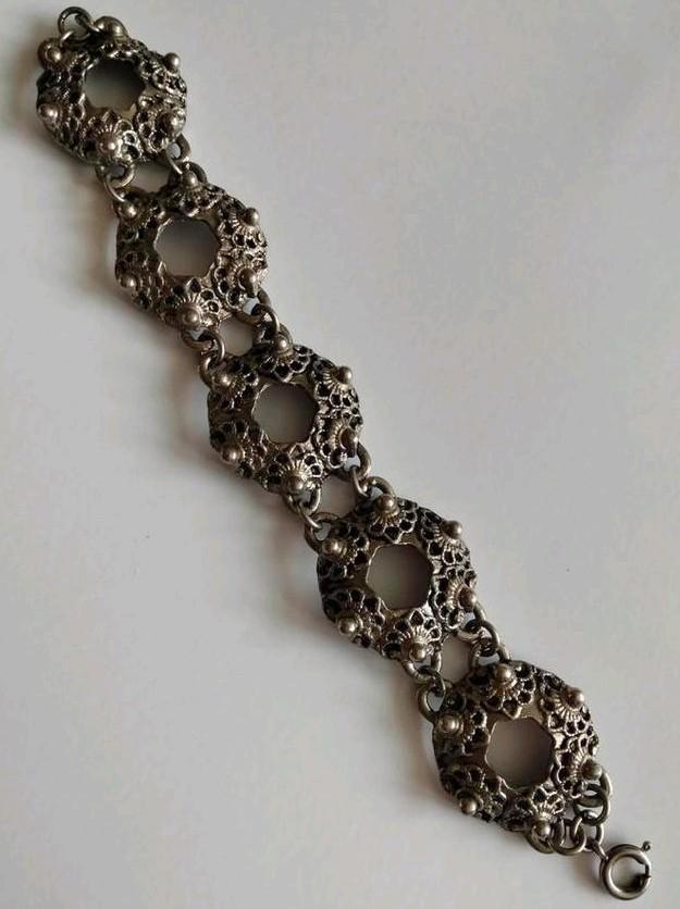 Armband. Metaal. Zilverkleurig. Zeeuwse knoop., Sieraden, Tassen en Uiterlijk, Armbanden, Zo goed als nieuw, Overige materialen