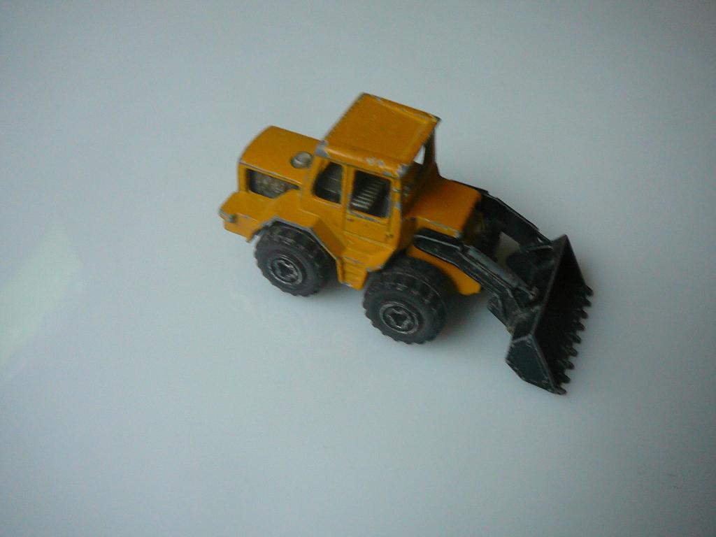 Majorette no.211no.263 ECH187 tracto bulldozer, Ophalen of Verzenden