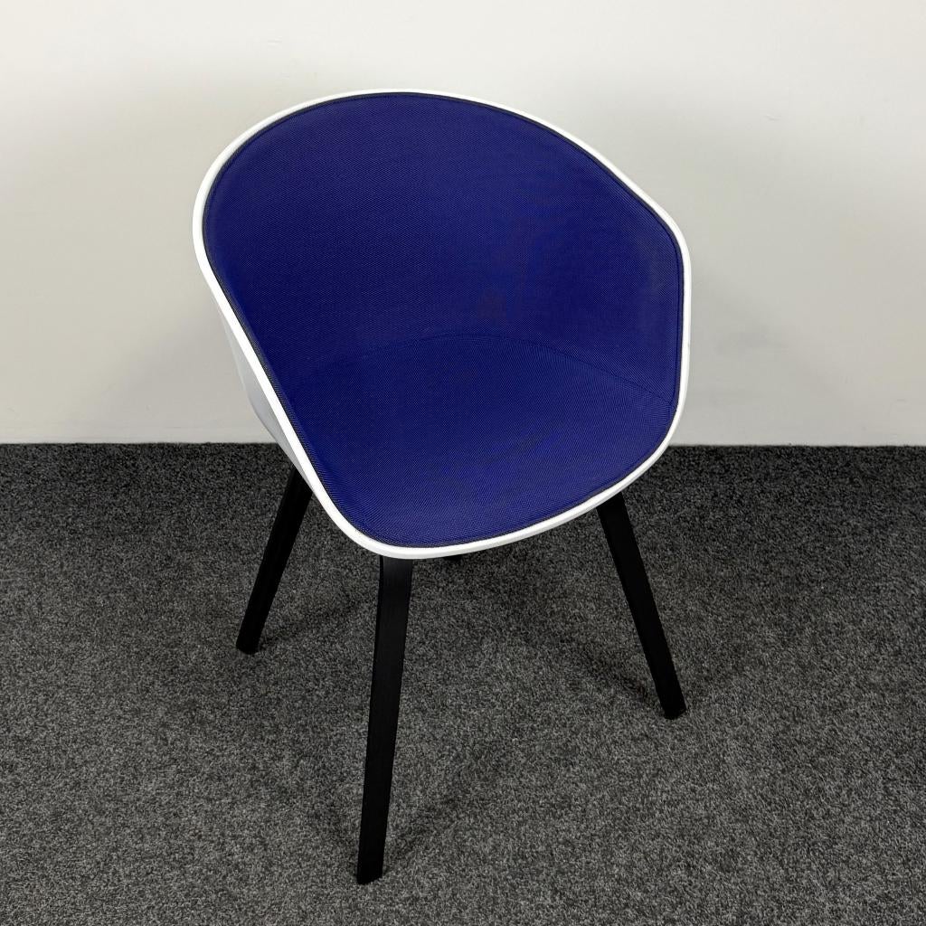 Hay About a Chair AAC 26 - Blauw / Wit 26159, Huis en Inrichting, Stoelen, Gebruikt, Eén, Hout, Blauw, Ophalen