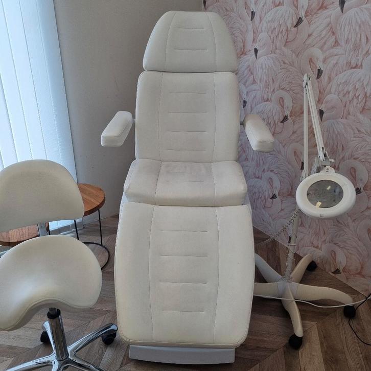 Behandelstoel met verwarming incl loeplamp en touberet., Witgoed en Apparatuur, Persoonlijke-verzorgingsapparatuur, Zo goed als nieuw