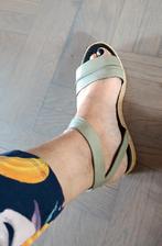 Sandwich sandalen maat 39 vallen als 38, Kleding | Dames, Schoenen, Ophalen of Verzenden, Sandalen of Muiltjes