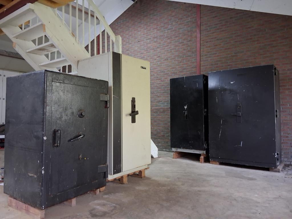 Div brandkasten, kluizen, in goede staat, €100,- á €180.--, Ophalen