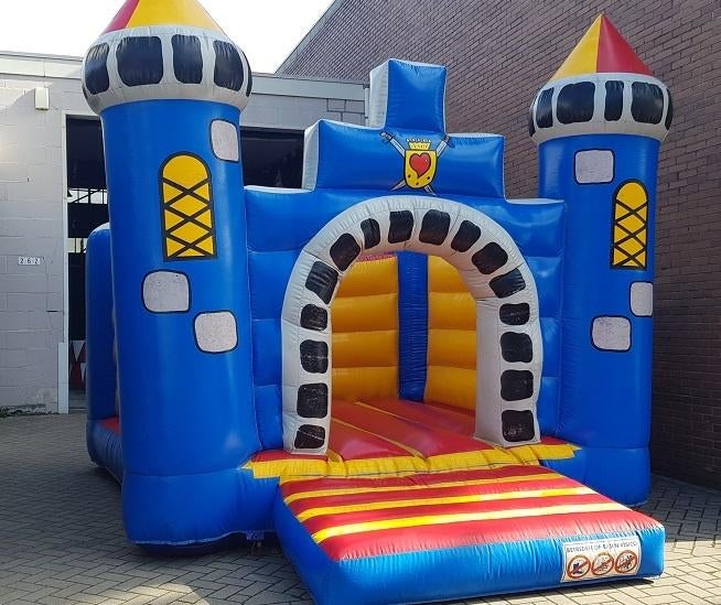Ridderkasteel Springkussen v.a. €50, Hobby en Vrije tijd, Feestartikelen | Verhuur, Ophalen, Zo goed als nieuw, Fantasy