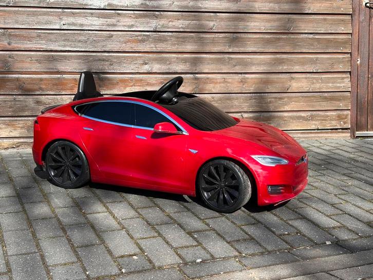 Elektrische kinderauto Tesla Model S look rood, Kinderen en Baby's, Speelgoed | Buiten | Accuvoertuigen, Gebruikt, Ophalen