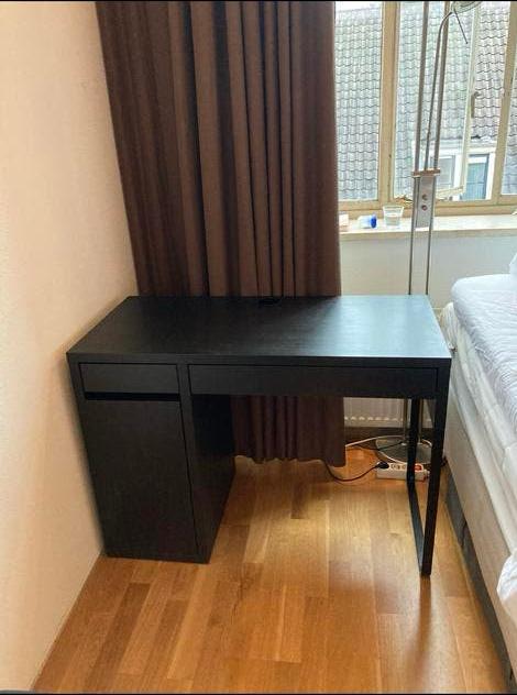 Ikea bureau zwartbruin, Ophalen, Zwart, Met lades, Spaanplaat of MDF