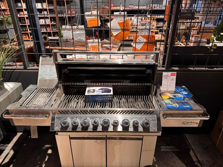 Napoleon Prestige PRO 665 RVS RSIB, Tuin en Terras, Gasbarbecues, Zo goed als nieuw, Ophalen of Verzenden