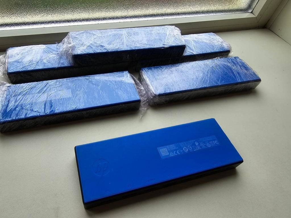 HP G4 dockingstation met USB C en adapter - meerdere aanwezi, Computers en Software, Dockingstations, Ophalen of Verzenden, Zo goed als nieuw