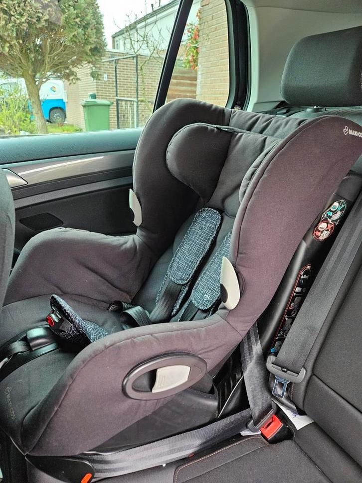 Maxi-Cosi Axiss Autostoel Nomad zwart, Kinderen en Baby's, Autostoeltjes, Gebruikt, Maxi-Cosi, 9 t/m 18 kg, Autogordel, Slaapstand