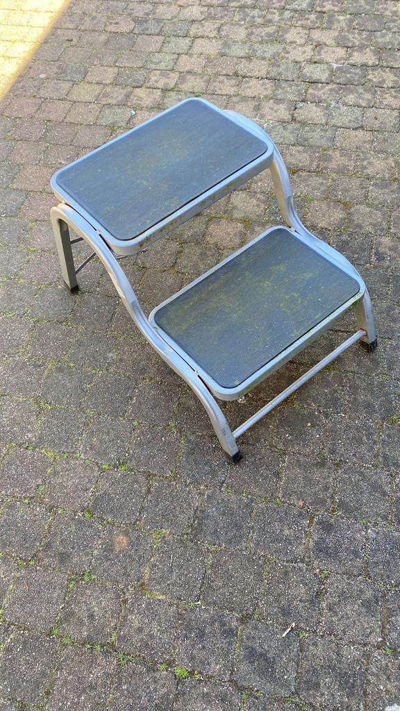 Stevig 2-treeds caravan trapje - ideaal voor camper/caravan, Ophalen, Gebruikt